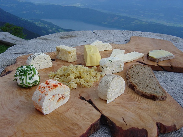 In der Sennerei der Alexanderhütte werden verschiedenste Käsesorten hergestellt