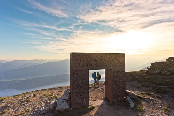 Dem See entgegen Wandern