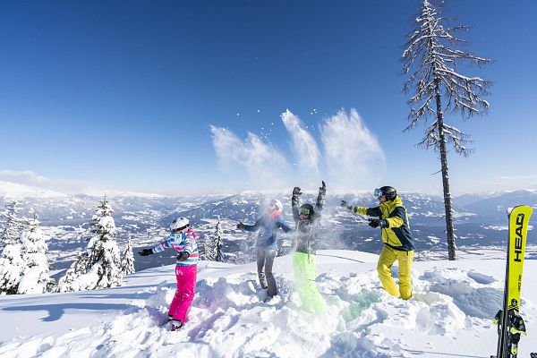 Skifahren mit der ganzen Familie am Goldeck