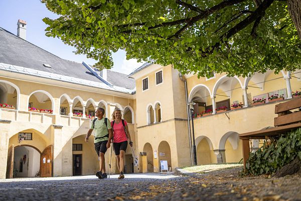 Stift Millstatt als Ziel und Ausgangspunkt.