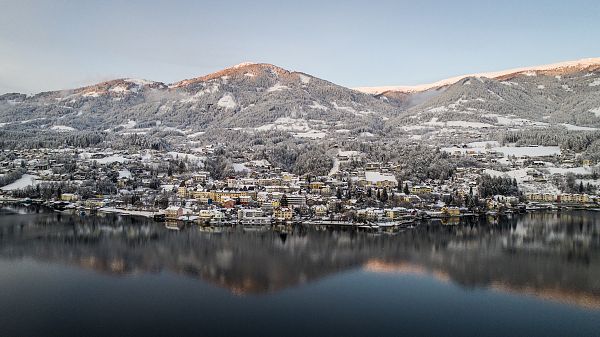 Winterliche Schiffs-Überfuhr mit der Peter Pan