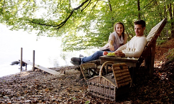 Romantisches Picknick am Fuße des Mirnocks