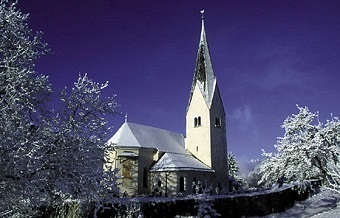 Die gotische Kirche St. Peter in Holz