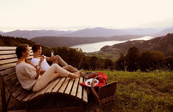 Romantisches Picknick am Fuße des Mirnocks