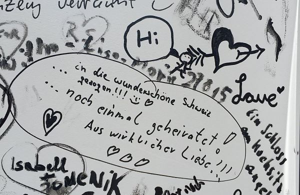 Berührende Liebesgeständnisse an der Wall of Love